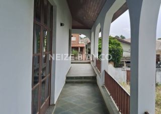 Sobrado Para Vender com 4 quartos 3 suítes no bairro Jd. Pagliato em Sorocaba