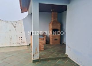 Sobrado Para Vender com 4 quartos 3 suítes no bairro Jd. Pagliato em Sorocaba