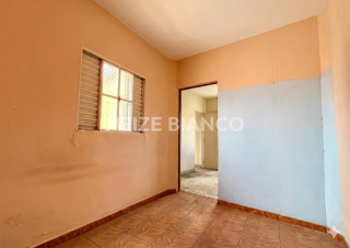 Casa Para Vender com 4 quartos 1 suíte no bairro Vl. Helena em Sorocaba