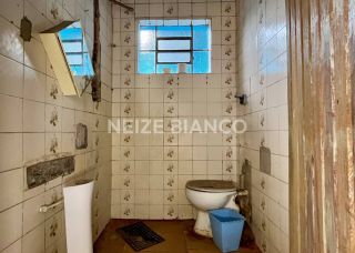 Casa Para Vender com 4 quartos 1 suíte no bairro Vl. Helena em Sorocaba