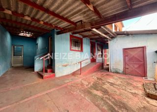Casa Para Vender com 4 quartos 1 suíte no bairro Vl. Helena em Sorocaba