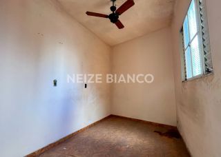 Casa Para Vender com 4 quartos 1 suíte no bairro Vl. Helena em Sorocaba