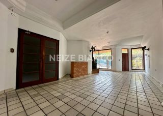 Sobrado Para Alugar com 6 suítes no bairro Jd. Paulistano em Sorocaba