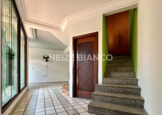 Sobrado Para Alugar com 6 suítes no bairro Jd. Paulistano em Sorocaba