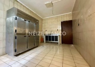 Sobrado Para Alugar com 6 suítes no bairro Jd. Paulistano em Sorocaba