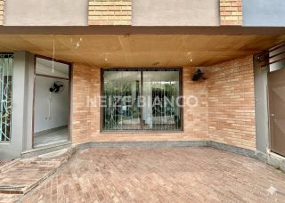 Sobrado Para Alugar com 6 suítes no bairro Jd. Paulistano em Sorocaba