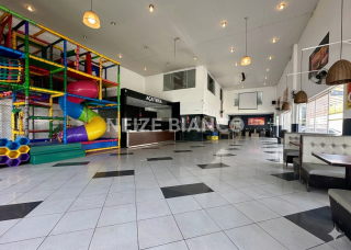 Prédio / Edifício Inteiro Comercial Para Alugar na Av. Itavuvu em Sorocaba