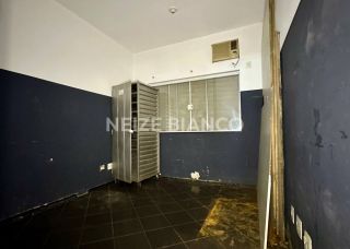 Prédio / Edifício Inteiro Comercial Para Alugar na Av. Itavuvu em Sorocaba