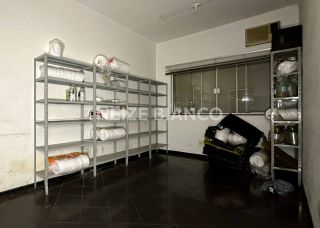 Prédio / Edifício Inteiro Comercial Para Alugar na Av. Itavuvu em Sorocaba