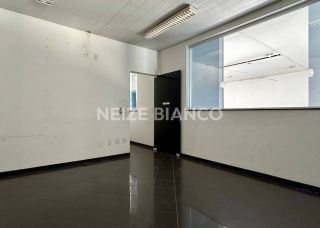 Prédio / Edifício Inteiro Comercial Para Alugar na Av. Itavuvu em Sorocaba