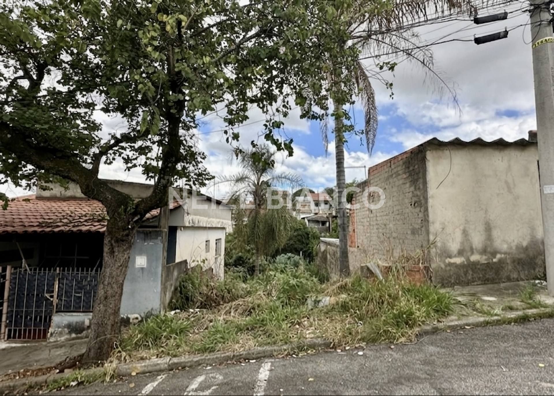 Lote / Terreno de Bairro Para Vender no bairro Jd. Sorocabano em Sorocaba