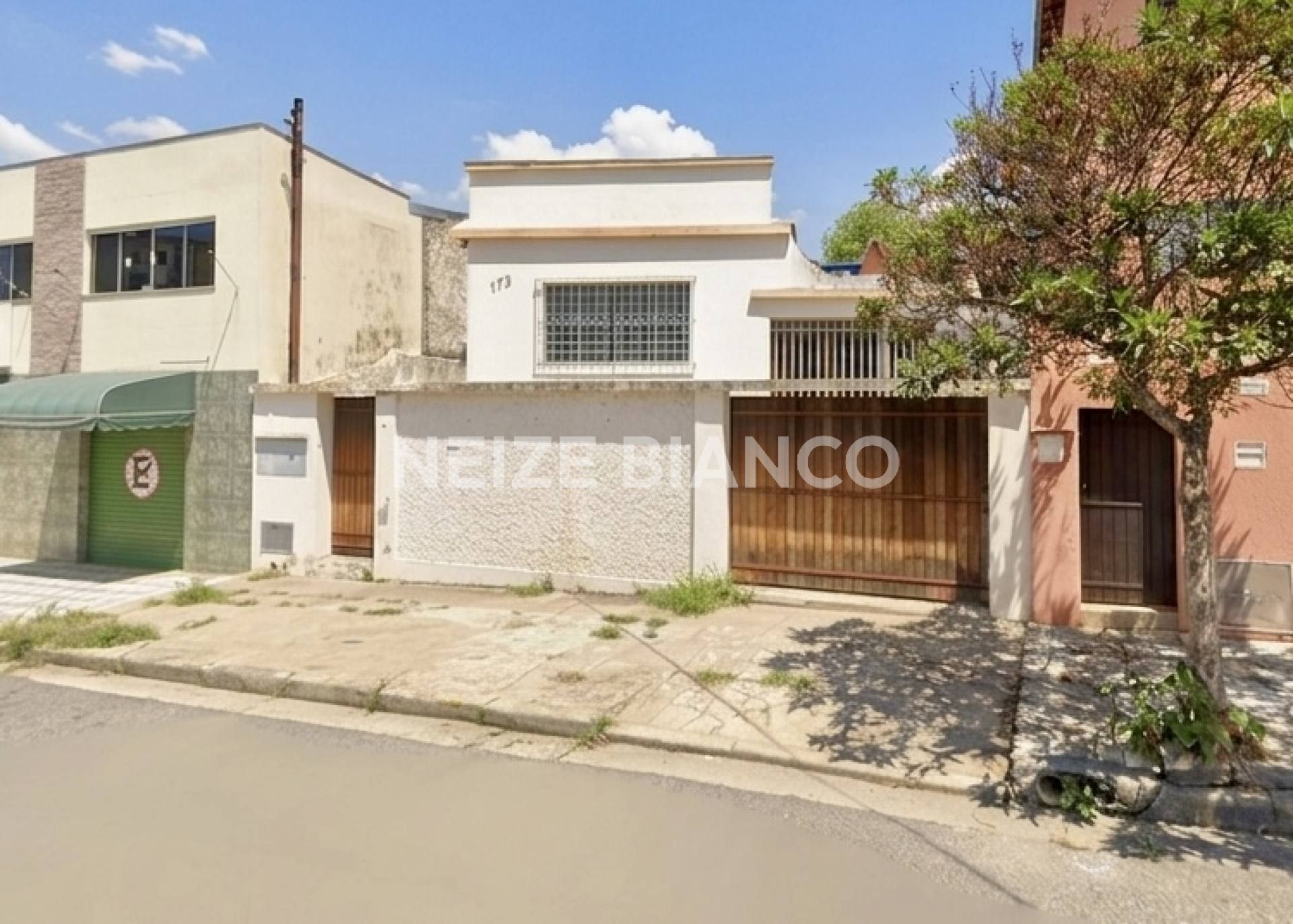 Casa Para Alugar com 4 quartos 1 suítes no bairro Vila Carvalho em Sorocaba