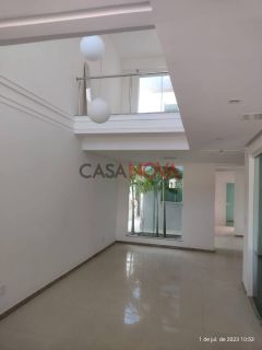 Casa Duplex em Condomínio com 3/4, sendo 2 suíte na Avenida Melício Machado