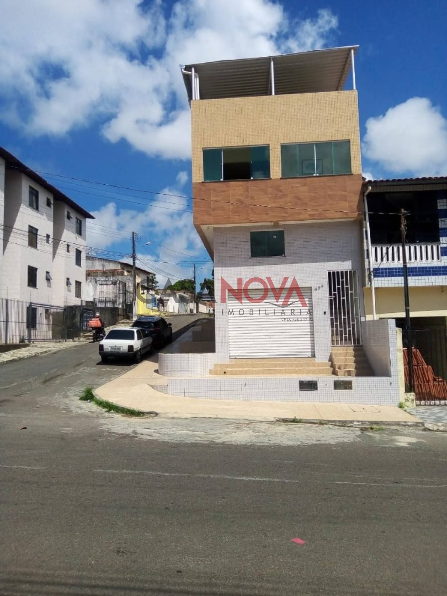Vendo ou Troco em Sitio, Casa ou Apto Prédio com 4 salas Comerciais no Bairro Suíssa