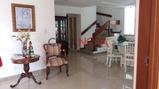 Excelente Casa em Condomínio Fechado na Avenida Melício Machado com 3 suítes
