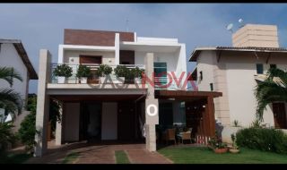 Excelente Casa em Condomínio Fechado na Avenida Melício Machado com 3 suítes