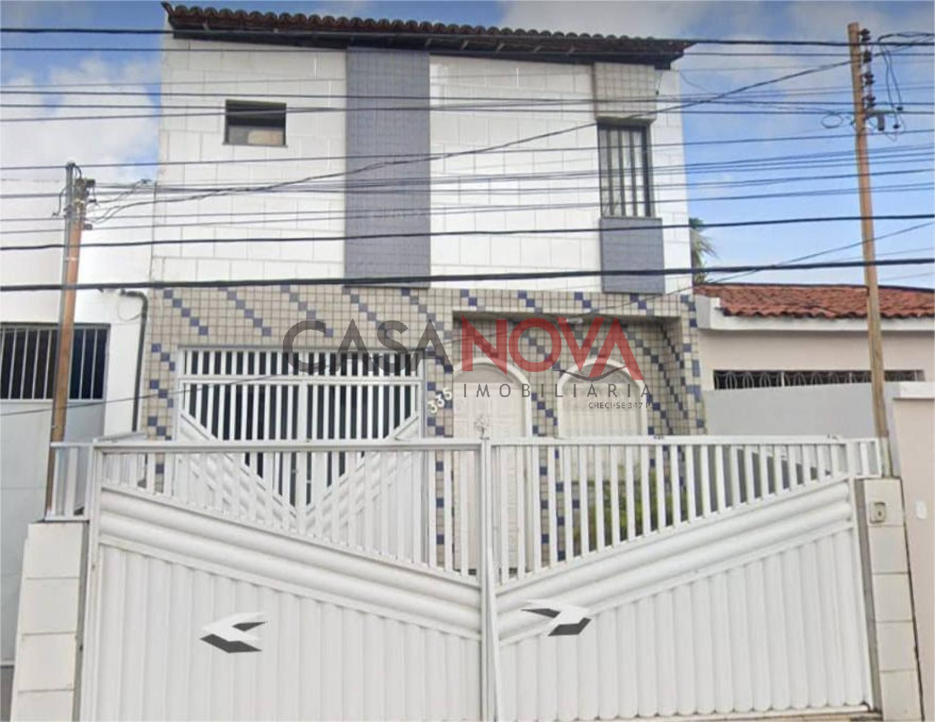 Casa duplex em boa localização no Grageru com 3/4, sendo 1 suíte
