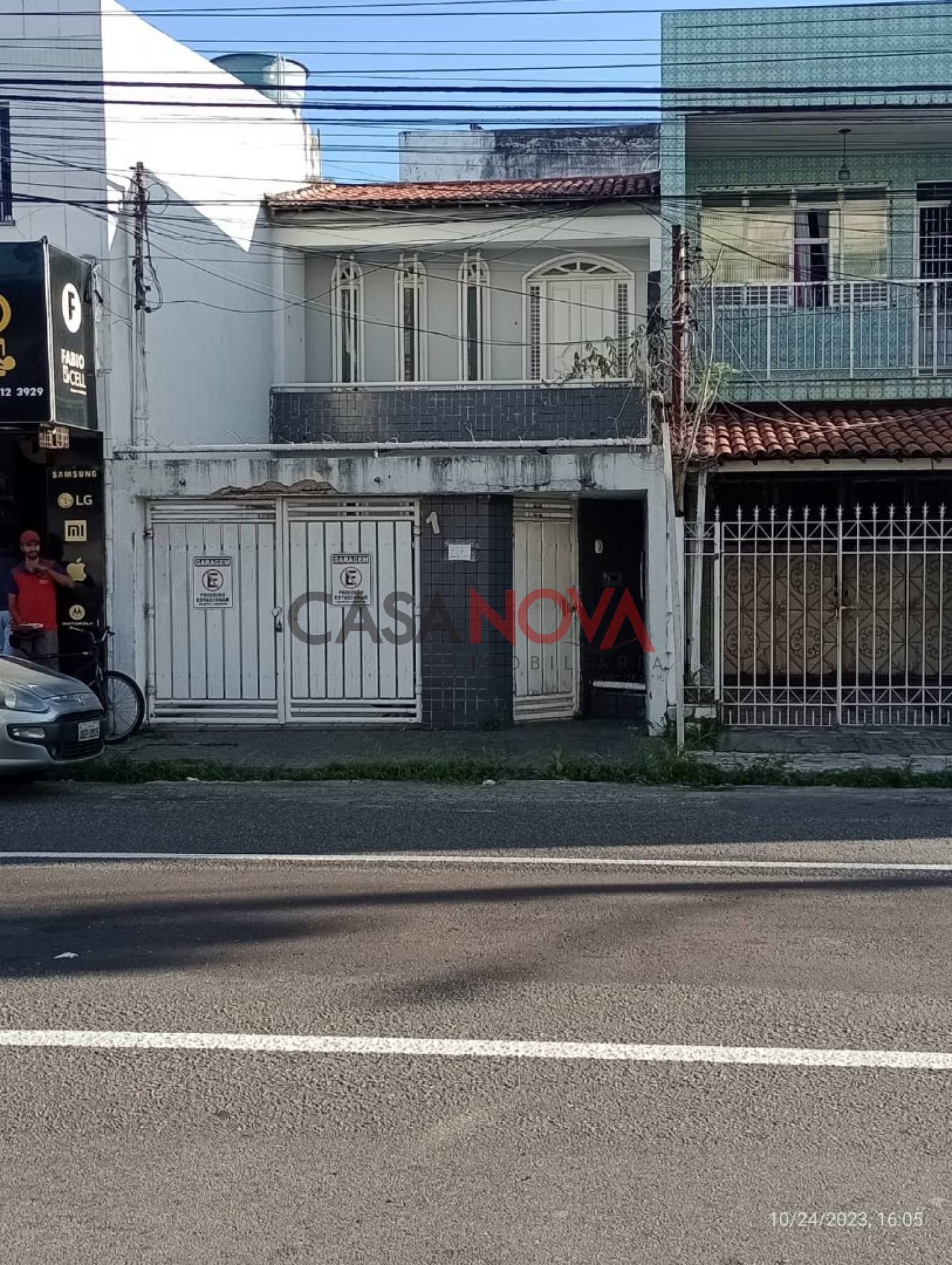 Casa Duplex em boa localização no Bairro Siqueira Campos, com 5/4, sendo 2 suítes