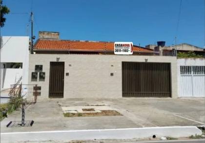Casa na barra dos coqueiros com 4/4 sendo 2 suítes