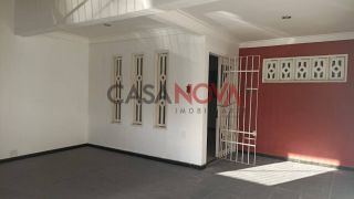 Casa em boa localização atrás do Detran, com 4/4, sendo 2 suítes
