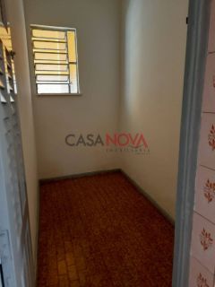 Casa de esquina em boa localização no Centro para Residência ou Comércio