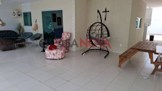 Casa em boa localização na Aruana com 2/4, sendo 1 suíte