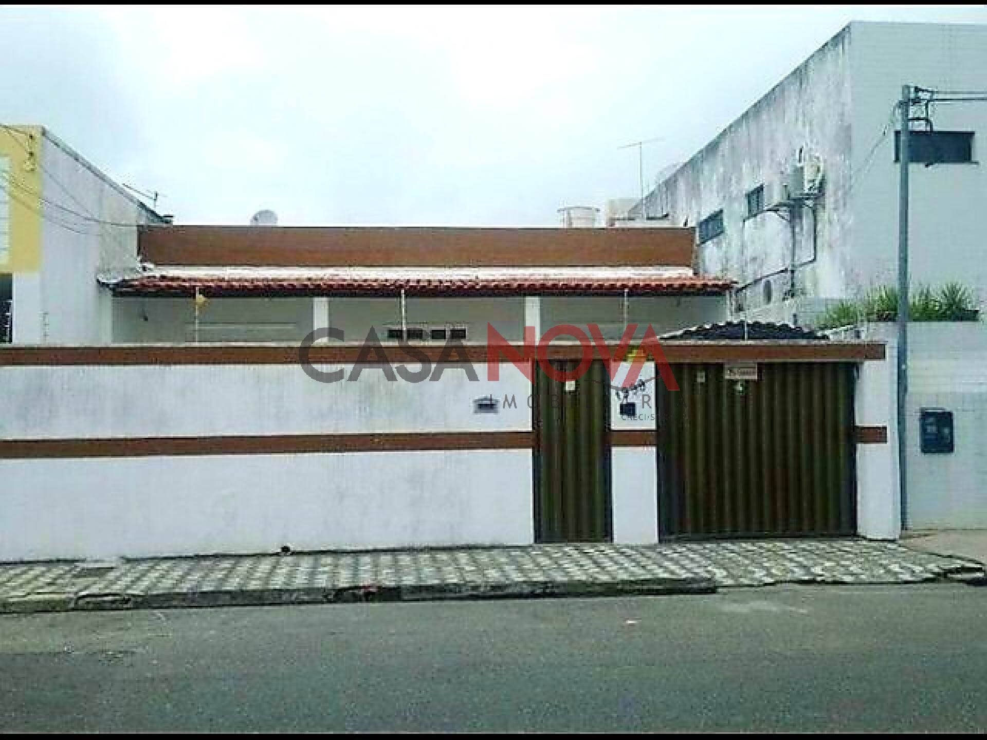 Casa Comercial na Rua Lagarto para Clínicas, Laboratórios, Consultórios etc