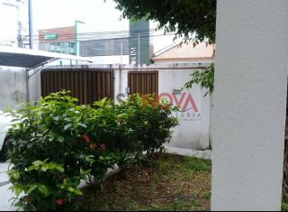 Casa Comercial na Rua Lagarto para Clínicas, Laboratórios, Consultórios etc