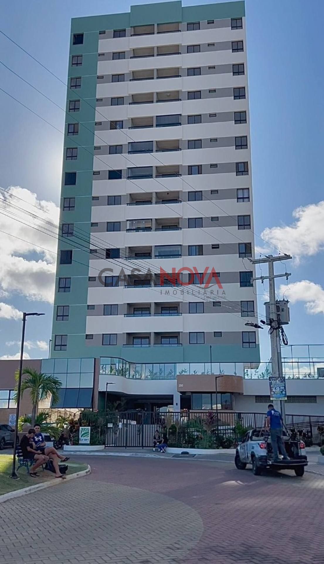 APARTAMENTO NA FAROLÂNDIA COM 3/4 SENDO 1 SUÍTE