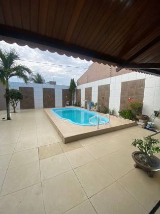 Casa com piscina na Colônia 13 em Lagarto
