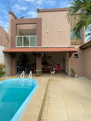 Casa com piscina na Colônia 13 em Lagarto