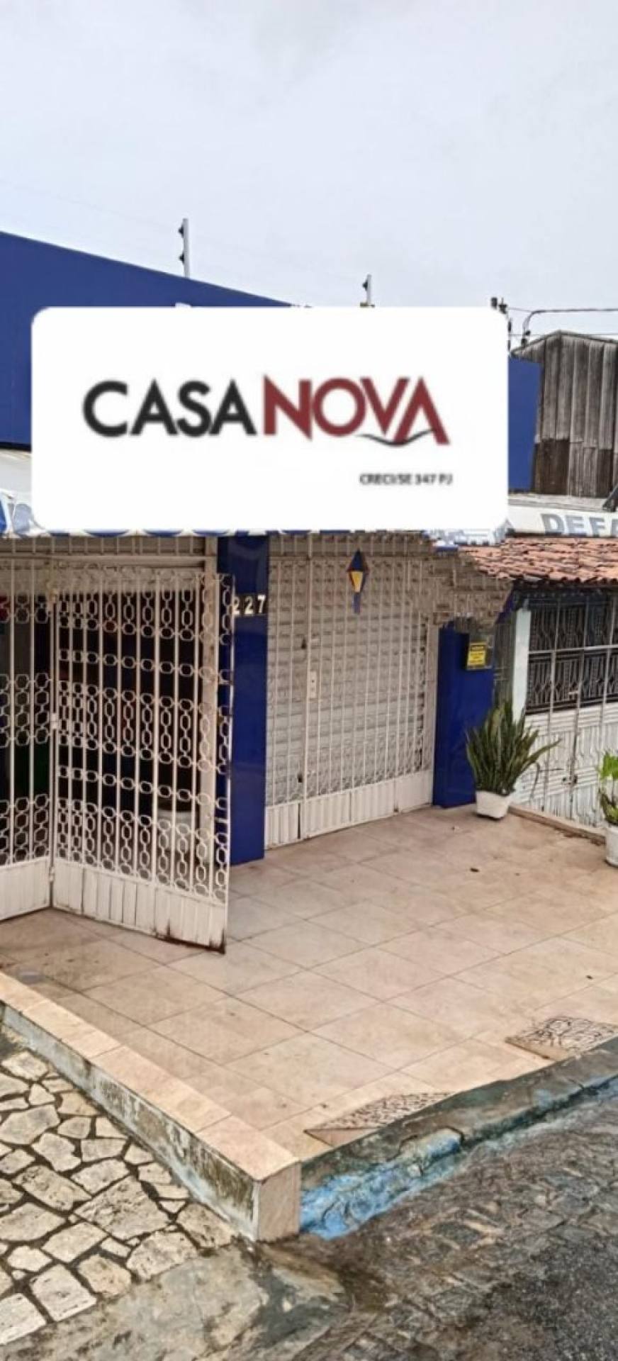 Vendo ou troco casa com ponto comercial no 18 do Forte