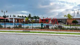CASA EM CONDOMINIO FECHADO NA BARRA DOS COQUEIROS COM 2/4 SENDO 1 SUÍTE