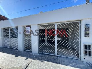 Excelente oportunidade ׀ Casa com duas moradias – ideal para morar ou investir!