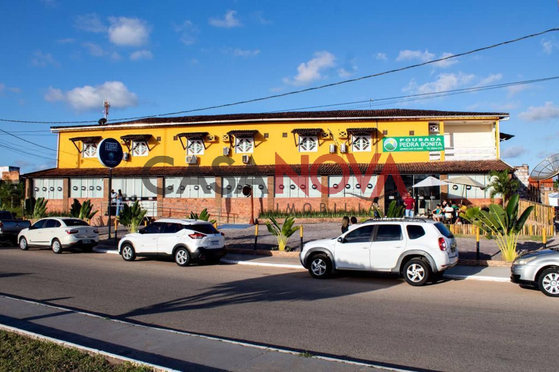 Prédio com pousada e restaurante em funcionamento, em Itaporanga