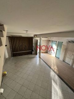 Casa Duplex de Esquina com 3 pontos comerciais embaixo no Bairro Aeroporto