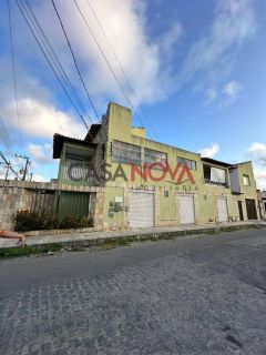 Casa Duplex de Esquina com 3 pontos comerciais embaixo no Bairro Aeroporto