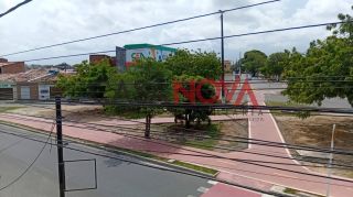 Vendo ou Troca Casa na Avenida no Conjunto Bugio com 2 pontos comerciais embaixo.