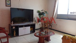 Vendo ou Troca Casa na Avenida no Conjunto Bugio com 2 pontos comerciais embaixo.