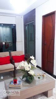 Casa toda reformada com 2/4 no Albano Franco
