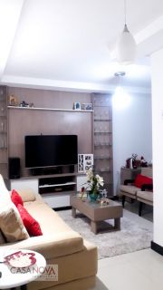 Casa toda reformada com 2/4 no Albano Franco