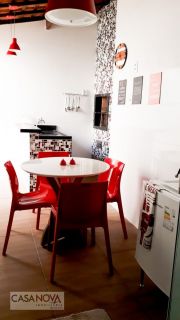 Casa toda reformada com 2/4 no Albano Franco