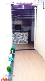 Casa toda reformada com 2/4 no Albano Franco