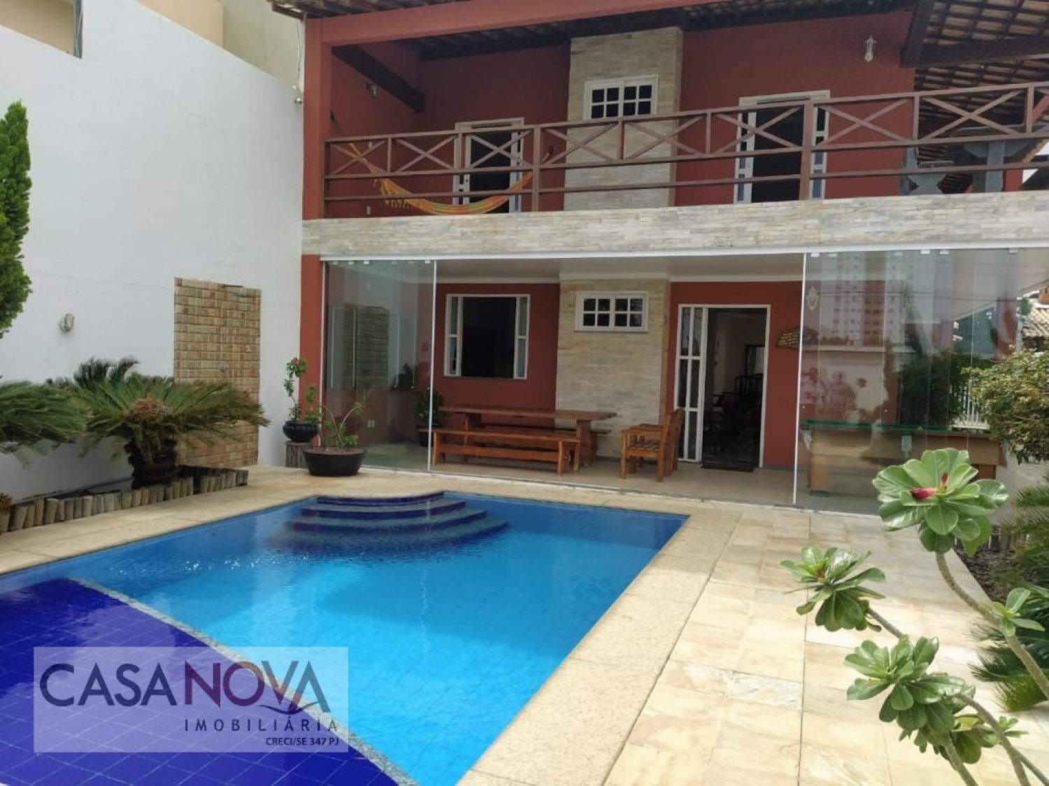 Casa Ampla a poucos metros da Praia com Piscina na Atalaia