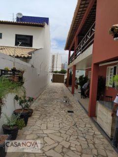 Casa Ampla a poucos metros da Praia com Piscina na Atalaia