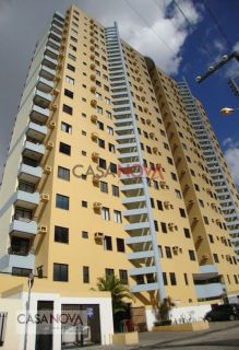 Apartamento em boa localização na Treze de Julho com 2/4, sendo 1 suíte