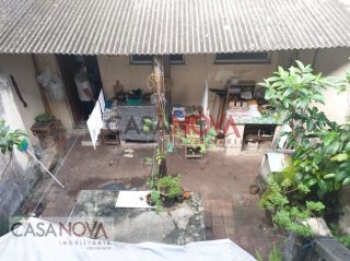 Casa no Centro com 5/4 excelente para comercio