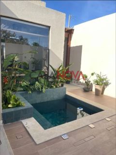 CASA EM CONDOMÍNIO FECHADO COM 2/4 SENDO 1 SUÍTE