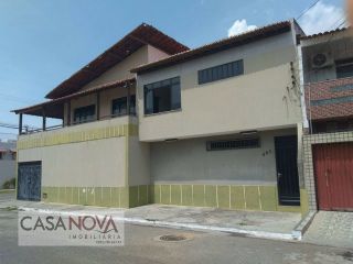 Casa de esquina na Atalaia em boa localização