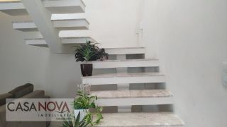 Casa com 5/4 sendo 2 suítes na Farolândia